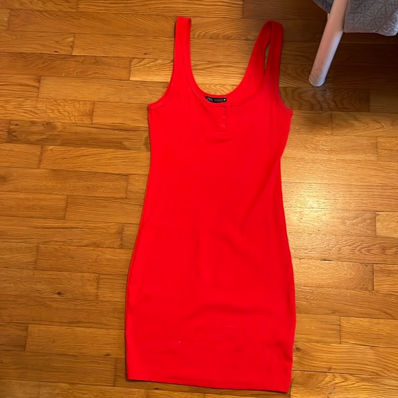 Red Zara dress - Picture 2 of 3